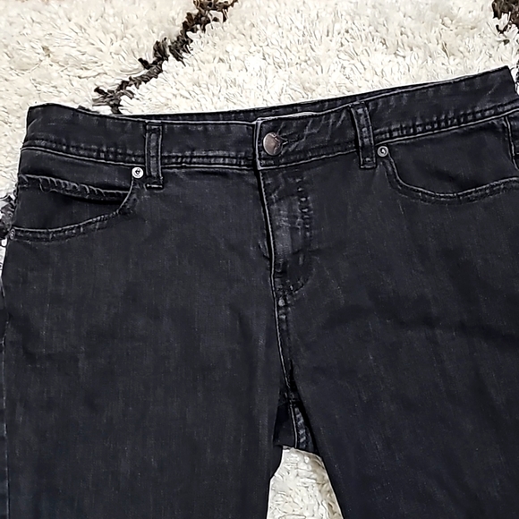 ☆☆FREE PEOPLE☆☆ Distressed Jeans - Picture 2 of 8
